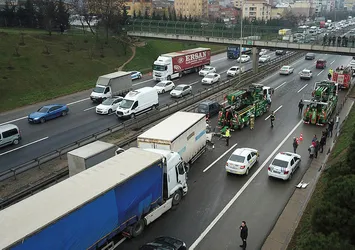 TEM'de zincirleme kaza