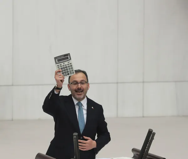 Bakan Kasapoğlu’ndan iktidarın projelerini sahiplenen muhalefete: Kurnazlık peşindeler