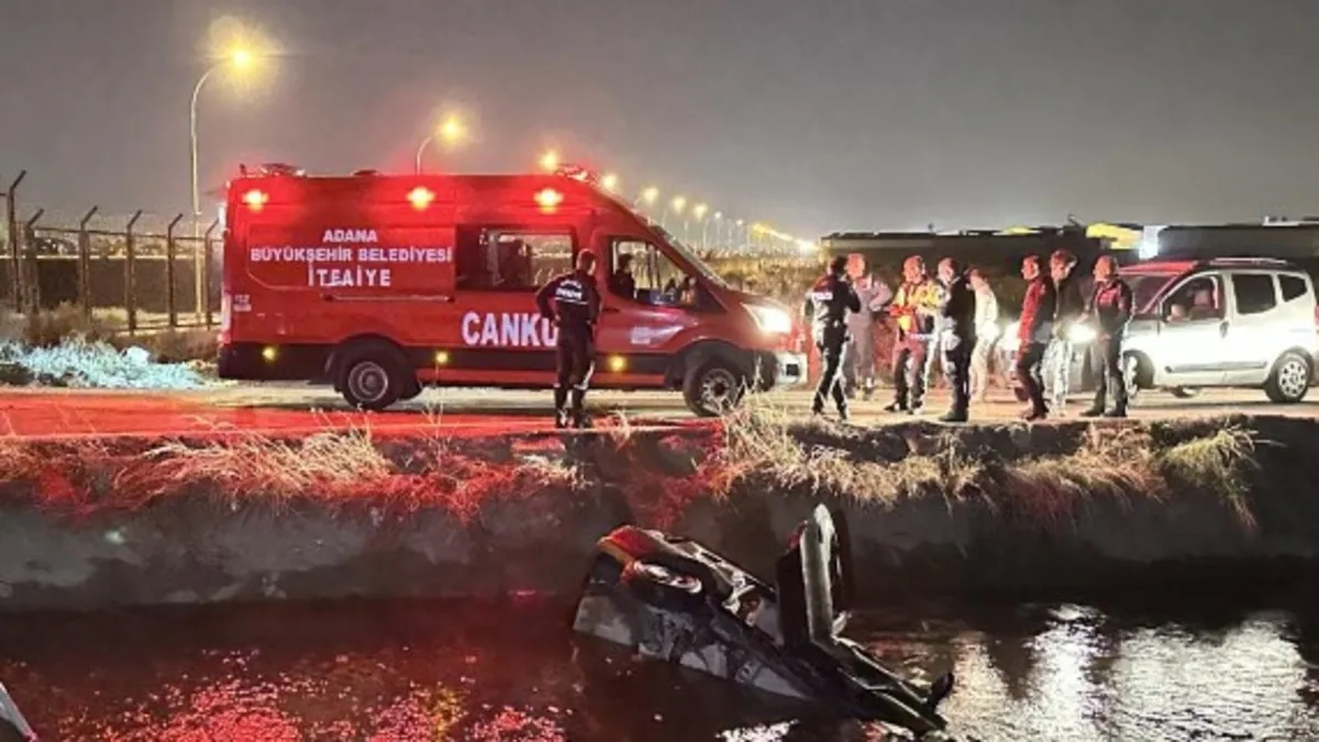 Adana'da feci kaza! Otomobil sulama kanalına düştü: Yaralılar var