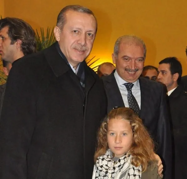 PKK/YPG’li teröristler, manipülasyon için dünyanın tanıdığı Filistinli cesur kızı kullandı