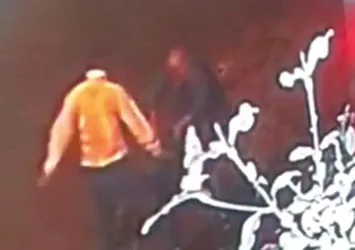 Kadıköy'de dehşet! Önüne geleni bıçakladı