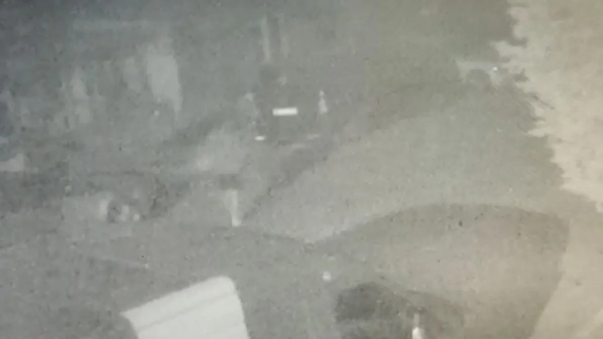 İstanbul Esenyurt alev alev! Gece yarısı 8 araç ve iş yeri kundaklandı