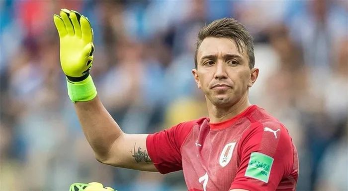 fernando-muslera-milli-takim-kariyerini-noktaladi-emekli-oldum-1714062370386.jpg Fernando Muslera milli takım kariyerini noktaladı! "Emekli oldum" - 4