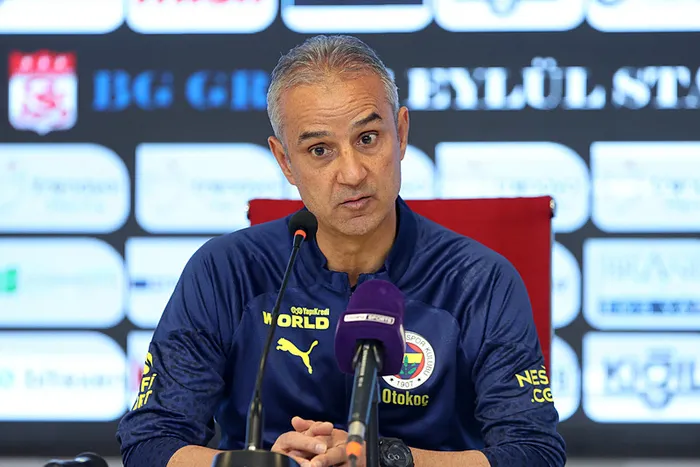 Fenerbahçe’de yaprak dökümü! Sivasspor maçı sonrası biletler kesildi! İşte takımdan ayrılacak 9 isim...