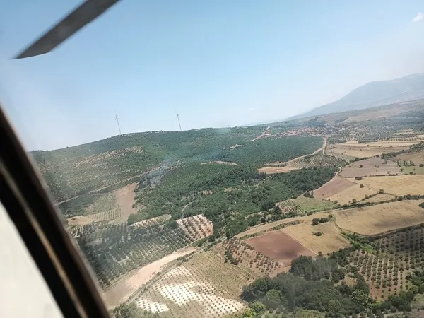 manisada-ormanlik-alanda-korkutan-yangin-ekiplerin-mudahalesi-suruyor-1687437957292.jpg Manisa'da ormanlık alanda korkutan yangın! Ekiplerin çalışması sürüyor - 1