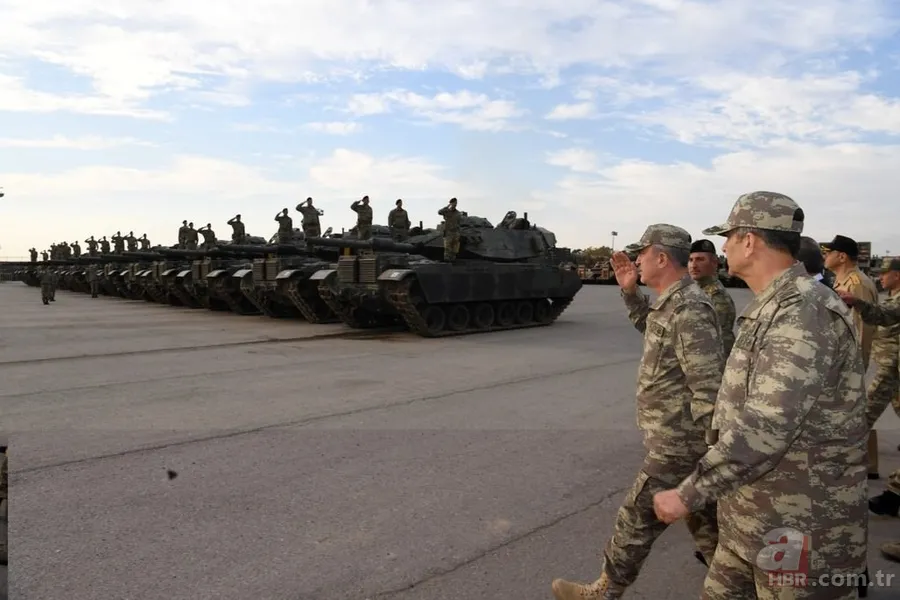 Genelkurmay Başkanı Orgeneral Akar sınır birliklerini denetledi 20