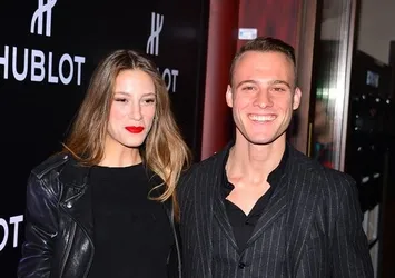 Kerem Bursin ve Serenay Sarıkaya'nın saatlerinin toplam değeri 130 bin TL...