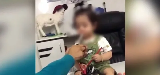 Bir skandal görüntü daha! Bu kez küçük çocuğa ‘babası’ sigara içirdi