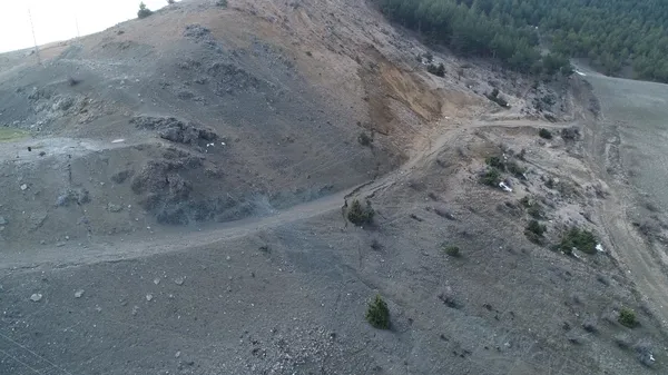 Adıyaman'da felaketin korkutan izi! Dağların arasındaki fay hattı görüntülendi - 3