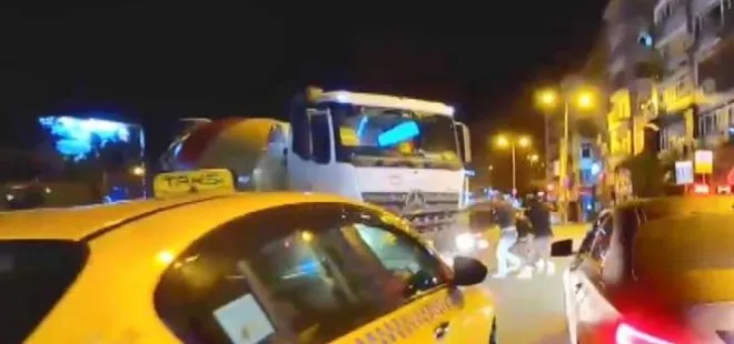 İstanbul’da yol verme kavgası! Motosikletlileri tekme tokat dövdü
