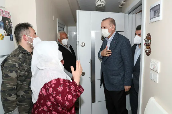 1619902448107.jpg Başkan Recep Tayyip Erdoğan'dan Mahruze Keleş'e sürpriz ziyaret: "Son nefesime kadar oyum Erdoğan'a" - 1