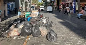 Karşıyaka’da işçiler iş bıraktı sokaklar çöple doldu taştı