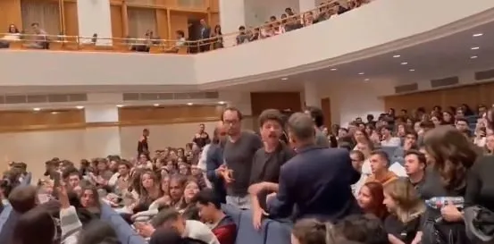 CHP’nin dosyasına bir kara leke daha! Mansur Yavaş öğrencileri salondan attırıp darp ettirdi