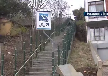 İstanbul Burhaniye’de vatandaşın metrobüs merdiveni çilesi! 190 basamaklı parkur gibi