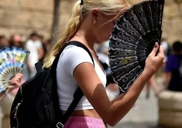 Meteoroloji alarm verdi: Kavurucu sıcaklar geri dönüyor! İstanbul ve birçok ile “dışarı çıkmayın” uyarısı