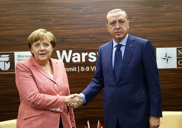 Başkan Erdoğan Merkel ile görüştü