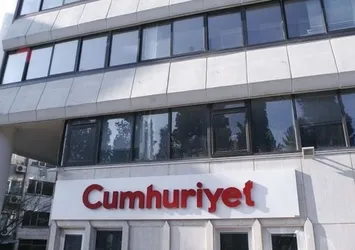 Cumhuriyet gazetesinde Kur'an-ı Kerim'den hazımsızlığı! İslam düşmanları yine saldırıya geçti