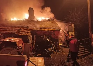 Balıkesir'de tek katlı evde yangın! 1 yaralı