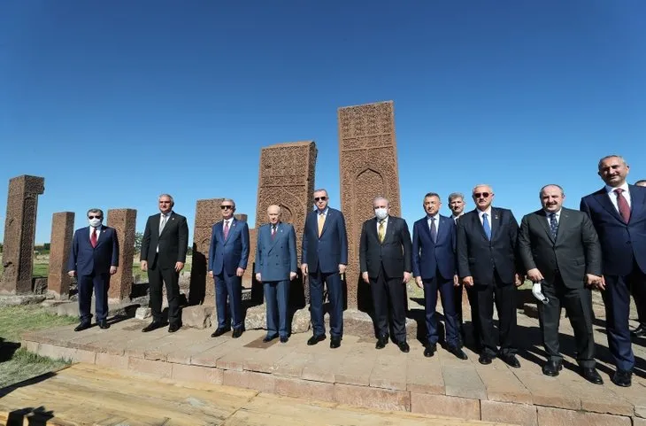 Başkan Erdoğan Bitlis'te! Ahlat Gençlik Merkezi'nin açılışını yaptı