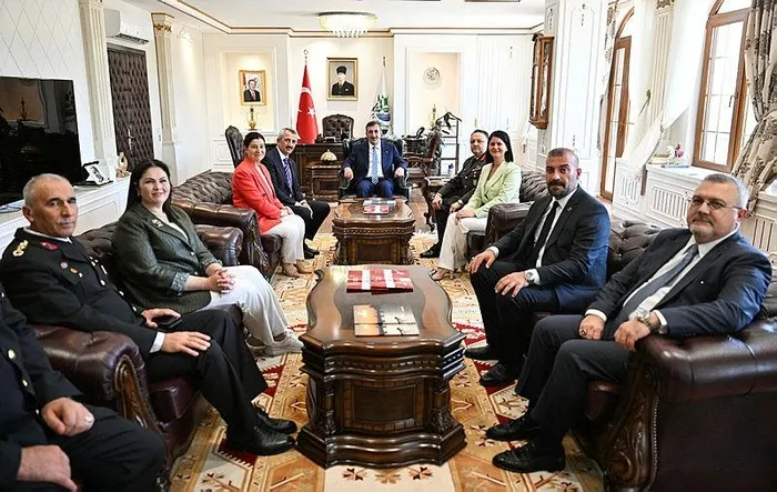 cumhurbaskani-yardimcisi-yilmazdan-tek-haneli-enflasyon-aciklamasi-tek-haneli-rakamlara-ulasincaya-kadar-bu-mu-1720362741082.jpeg Cumhurbaşkanı Yardımcısı Yılmaz'dan tek haneli enflasyon açıklaması! "Mücadeleyi sürdürmemiz gerekiyor" - 5