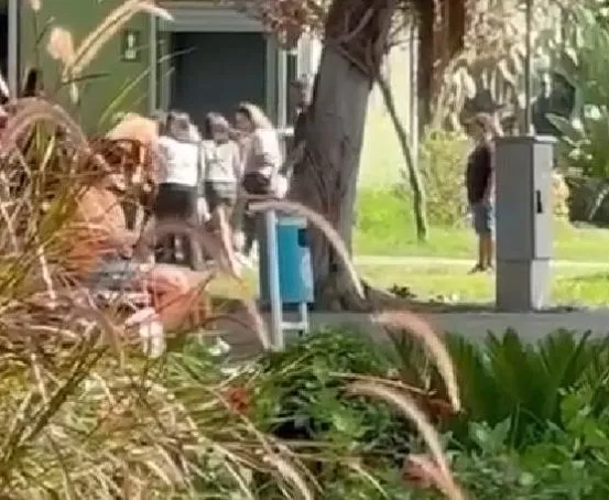 1693216597229.jpeg Adana'da saç saça baş başa kavga! O anlar kamerada - 2