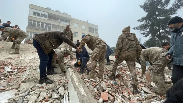 Son dakika: Kahramanmaraş’ta 7,7 ve 7,6 büyüklüğünde 2 büyük deprem! AFAD’dan açıklamalar peş peşe geldi | Birbirinden bağımsızlar