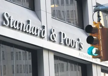 Reytingci Standard & Poor’s ekonomiye operasyonun ilk hamlesini yaptı!