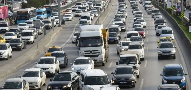 İstanbul trafik durumu | Yola çıkacak vatandaşlara uyarı: Yoğunluk yüzde 65