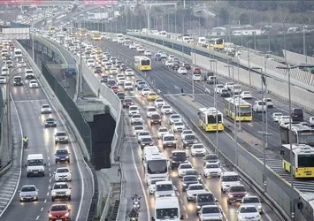 İstanbul'da yağışın etkisiyle trafik kilitlendi! Yüzde 70'e dayandı