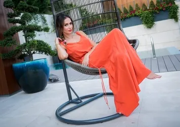 Emina Sandal'dan sürpriz hamle