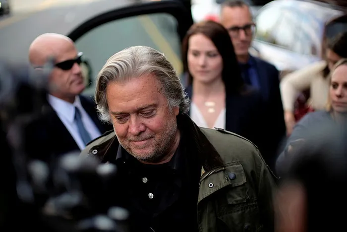 SON DAKİKA | Donald Trump’ın danışmanı Steve Bannon FBI'a teslim oldu - 1