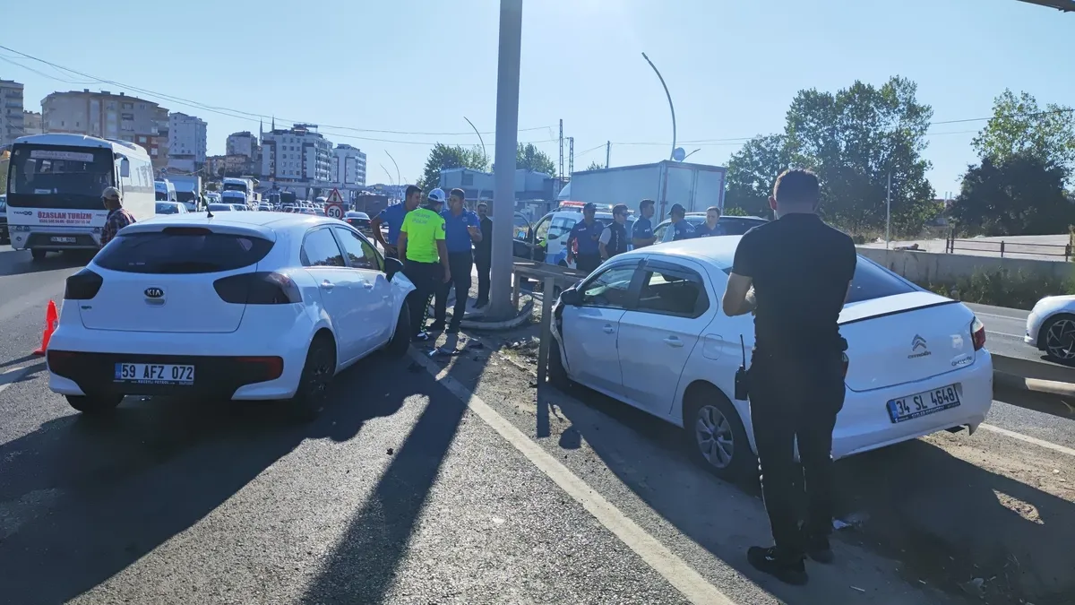 Makas atan kamyon kazaya yaptı: 2 yaralı