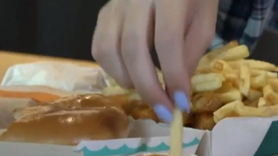 Yemeklerin içinden böcekler çıkıyor... Rusya’nın yeni McDonalds’ı tepkilerin hedefinde: Size ne veriyorsak onu ye ve sus diyorlar