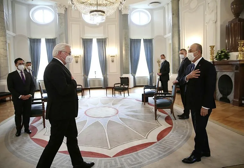 Bakan Mevlüt Çavuşoğlu Almanya Cumhurbaşkanı Steinmeier ile görüştü