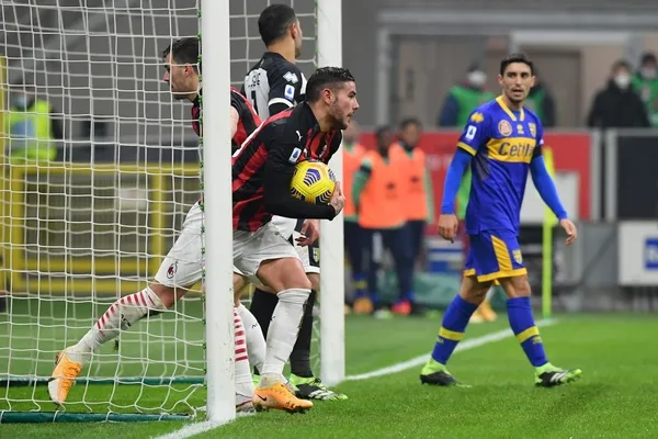 Milan Parma'ya yenilmekten son dakika golüyle kurtuldu - 3