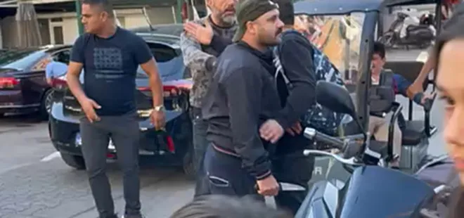 Kadıköy'de maganda dehşeti! Araçla çarptığı kadın bayıldı