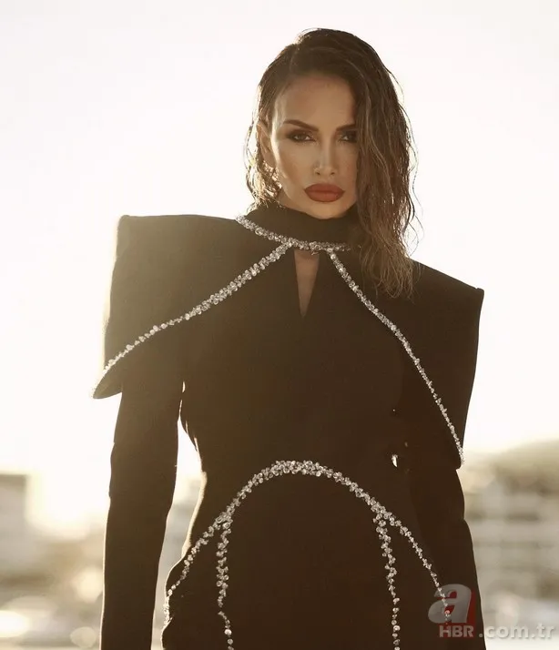 Mustafa Sandal'ın eski eşi Emina Jahovic'in lüks malikanesine bakın! Fiyatı dudak uçuklattı! 1