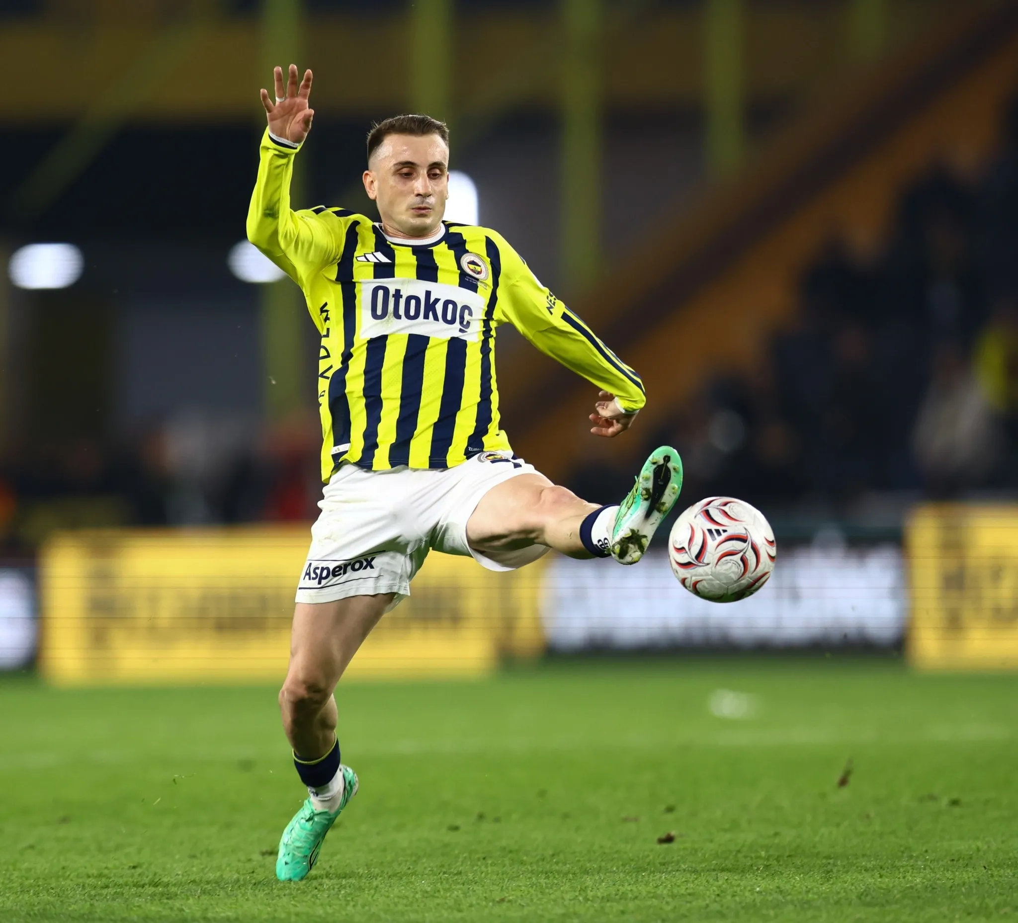 Fenerbahçe'de gerginlik: Göztepe maçında Kerem Aktürkoğlu ve yönetime tepki