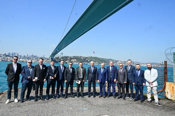 bakan-uraloglundan-dijital-yayincilara-destek-mesaji-dijital-telif-yasasi-ile-ilgili-elimizden-geleni-yapacagi-1742804920479.jpg Bakan Uraloğlu, dijital medya yöneticileriyle bir araya geldi | ahaber.com.tr