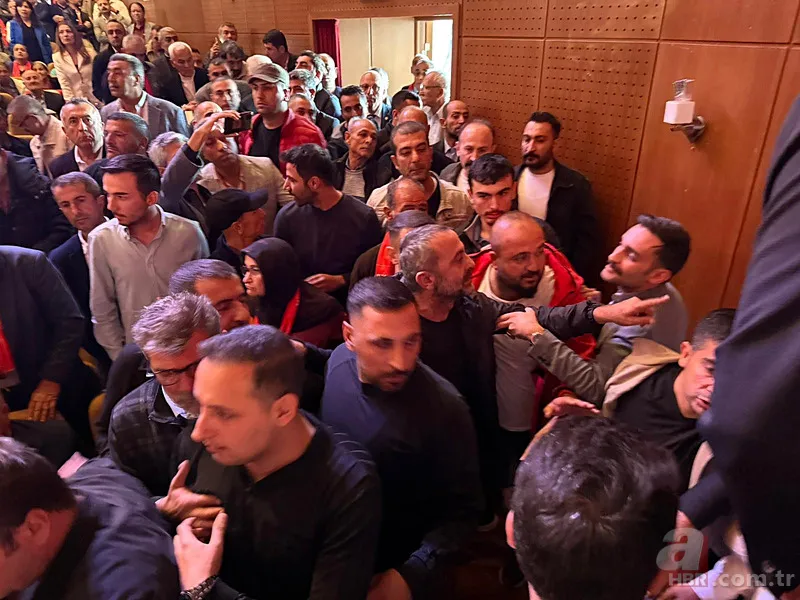 CHP İl Kongresi'nde değişmeyen manzara! Yumruklar havada uçuştu | Çevik kuvvet ekipleri sevk edildi 2