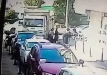 Üniversiteli genç kızın can verdiği kamyon kazası güvenlik kamerasında!