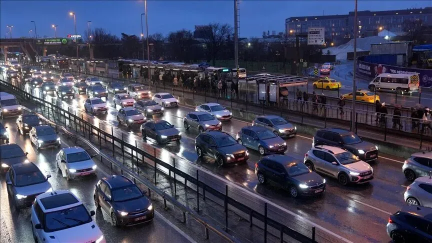 Ümraniye’de Küçüksu Caddesi’nin belirli bölümü araç trafiğine kapatıldı.