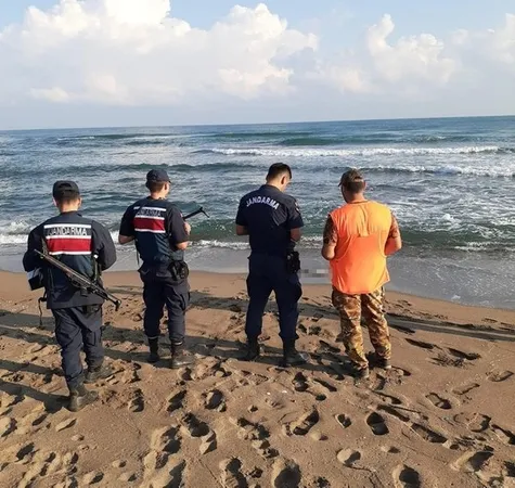 Kıyıya vurmuş insan iskeleti bulundu - 1