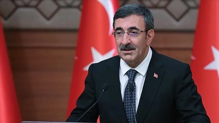 cb-yardimcisi-cevdet-yilmazdan-net-enflasyon-mesaji-2026-yilinda-tek-hanelere-ulasacagiz-1719520191350.jpg CB Yardımcısı Cevdet Yılmaz'dan net enflasyon mesajı: 2026 yılında tek hanelere ulaşacağız | Yurt dışı çıkış harcı: Makul bir fiyat olacaktır - 1