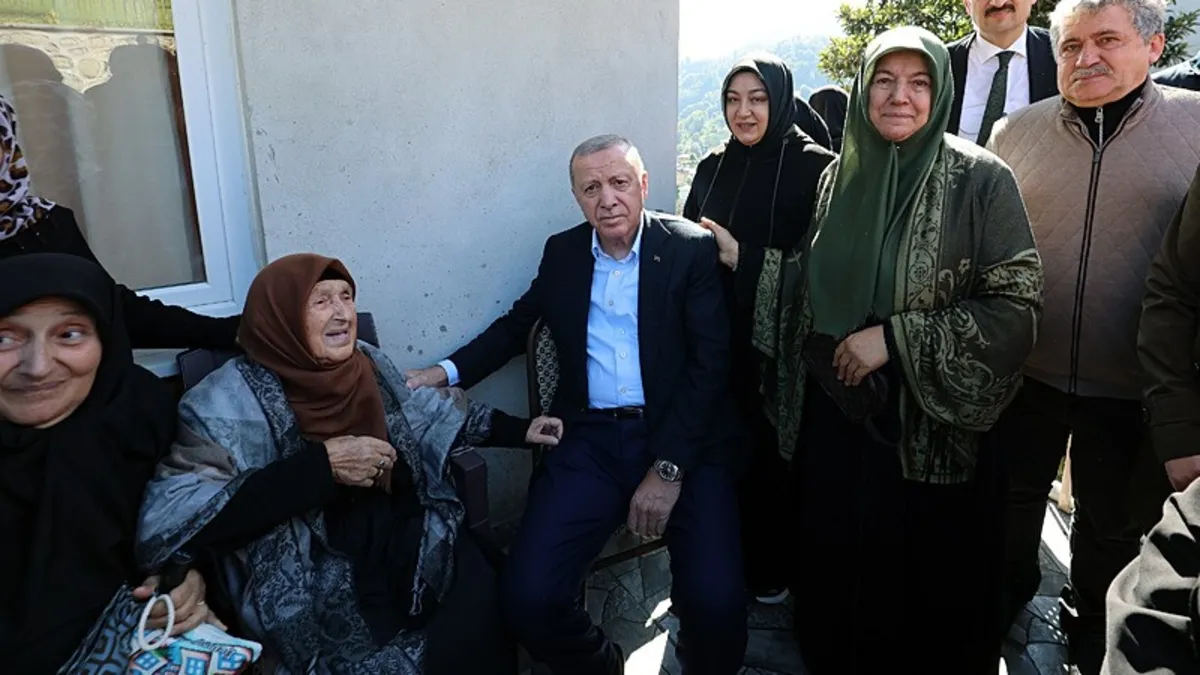 Başkan Recep Tayyip Erdoğan Rize'de komşularıyla sohbet etti!
