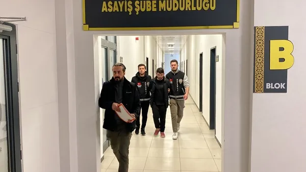 kan-donduran-olay-abisini-bogazini-keserek-oldurdu-1711554178573.jpg Kan donduran olay! Abisini boğazını keserek öldürdü - 1