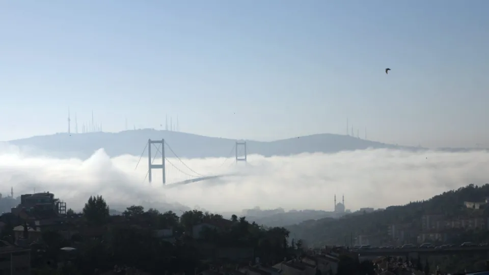 İstanbul Boğazı sise esir oldu