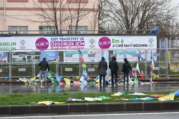 HDP'ye miting şoku! Kimse gelmeyince yağmuru bahane ettiler - 4