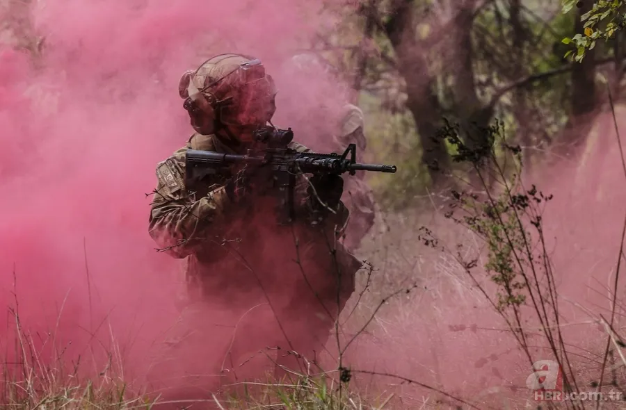 Türk ordusunun gururu SAS komandoları görüntülendi! 19