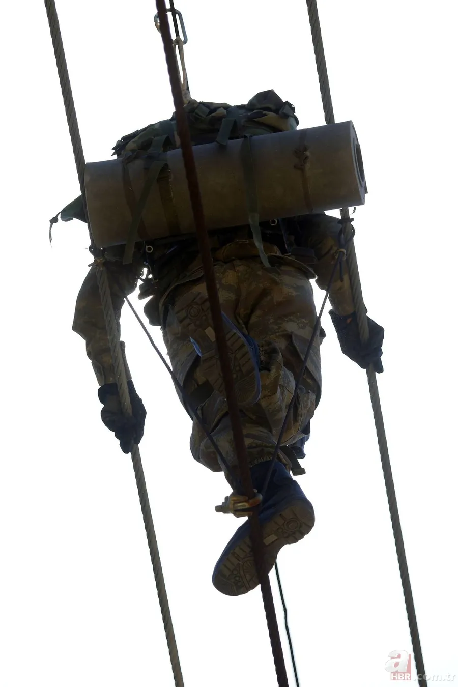 Isparta Eğirdir Dağ Komando Okulu ve Eğitim Merkezi Komutanlığı'nda zorlu eğitim 9